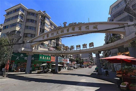 急售！中国铁建领秀城步梯精装大三房仅售42万证齐可按揭